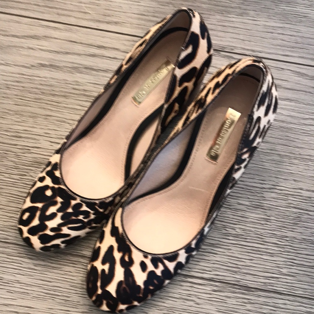Leopard print block heel shoe